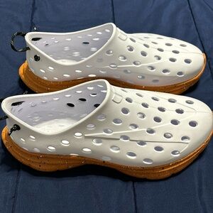 Kane Revive Active Recovery Shoe